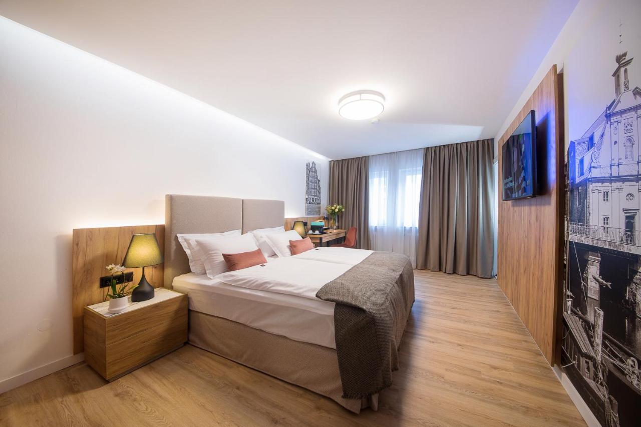 Gaestehaus Zum Roten Hahn Линебург Экстерьер фото